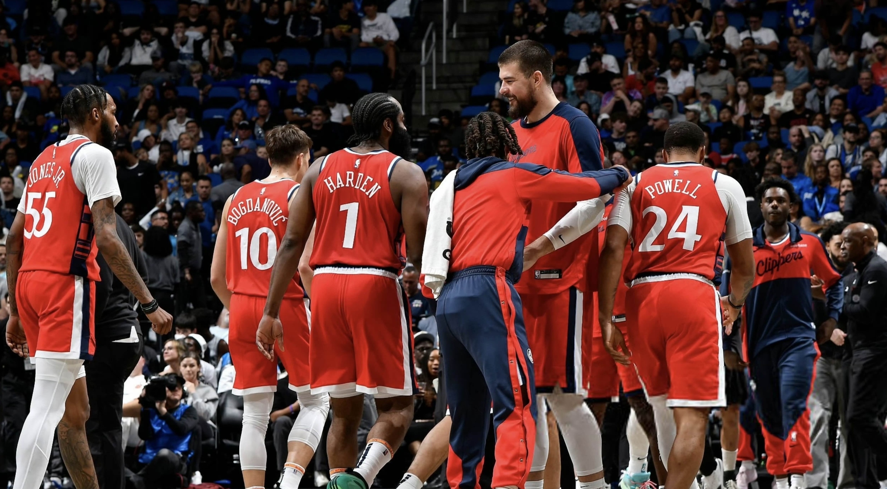 PG电子线上登入-快船击败湖人：乔治绝杀带走胜利