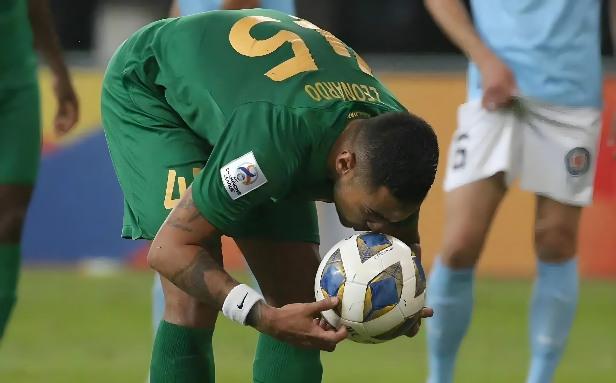 PG游戏官网登录入口-国际足球盛宴即将打响,球员备战纷纷发声