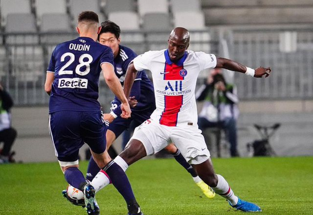 PG电子官网入口-队友团结一心,共同击败对手